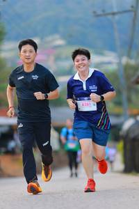 BIB: 8281
                            <button type="button" onclick="openModal(18971724)" class="btn btn-primary btn-sm float-right btn-popup" data-toggle="modal" data-target=".modal-high-quality">
                        <i class="fas fa-shopping-cart"></i> Add to Cart
                    </button>
                                            <button type="button" onclick="isThisMe(18971724, true)" class="btn btn-success btn-sm float-right btn-popup btn-isme hidden" data-toggle="tooltip" data-placement="bottom" title="นี่คือรูปของคุณใช่ไหม คลิกที่นี่เพื่อเอาเข้าอัลบั้ม">
                        <i class="fas fa-plus"></i> Add to album
                    </button>
                    <button type="button" onclick="isThisMe(18971724, false)" class="btn btn-warning btn-sm float-right btn-popup btn-isnotme hidden">
                        <i class="fas fa-ban"></i> Remove from album
                    </button>